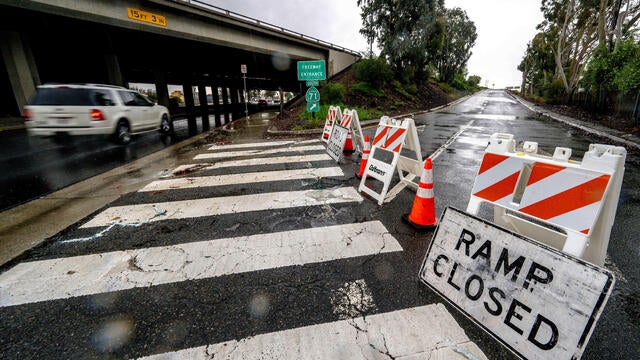 71 Freeway in Pomona closes for pothole repairs 